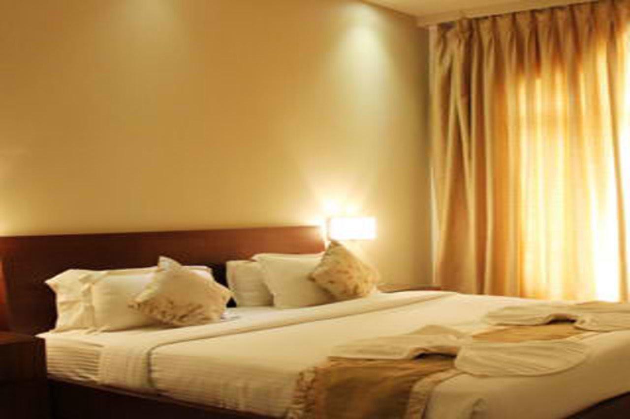 Sukhmantra Resort & Spa Candolim Exterior foto