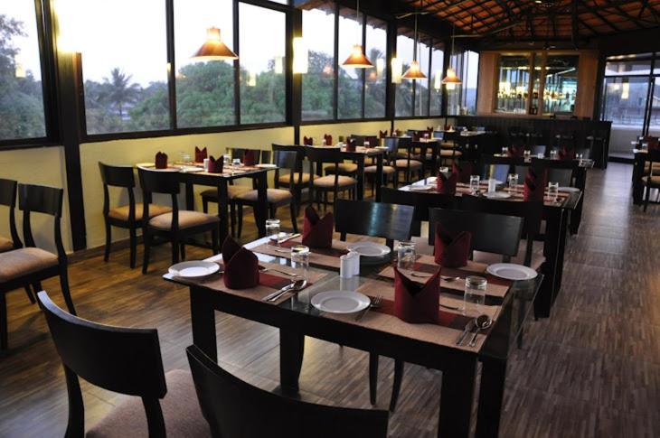 Sukhmantra Resort & Spa Candolim Exterior foto